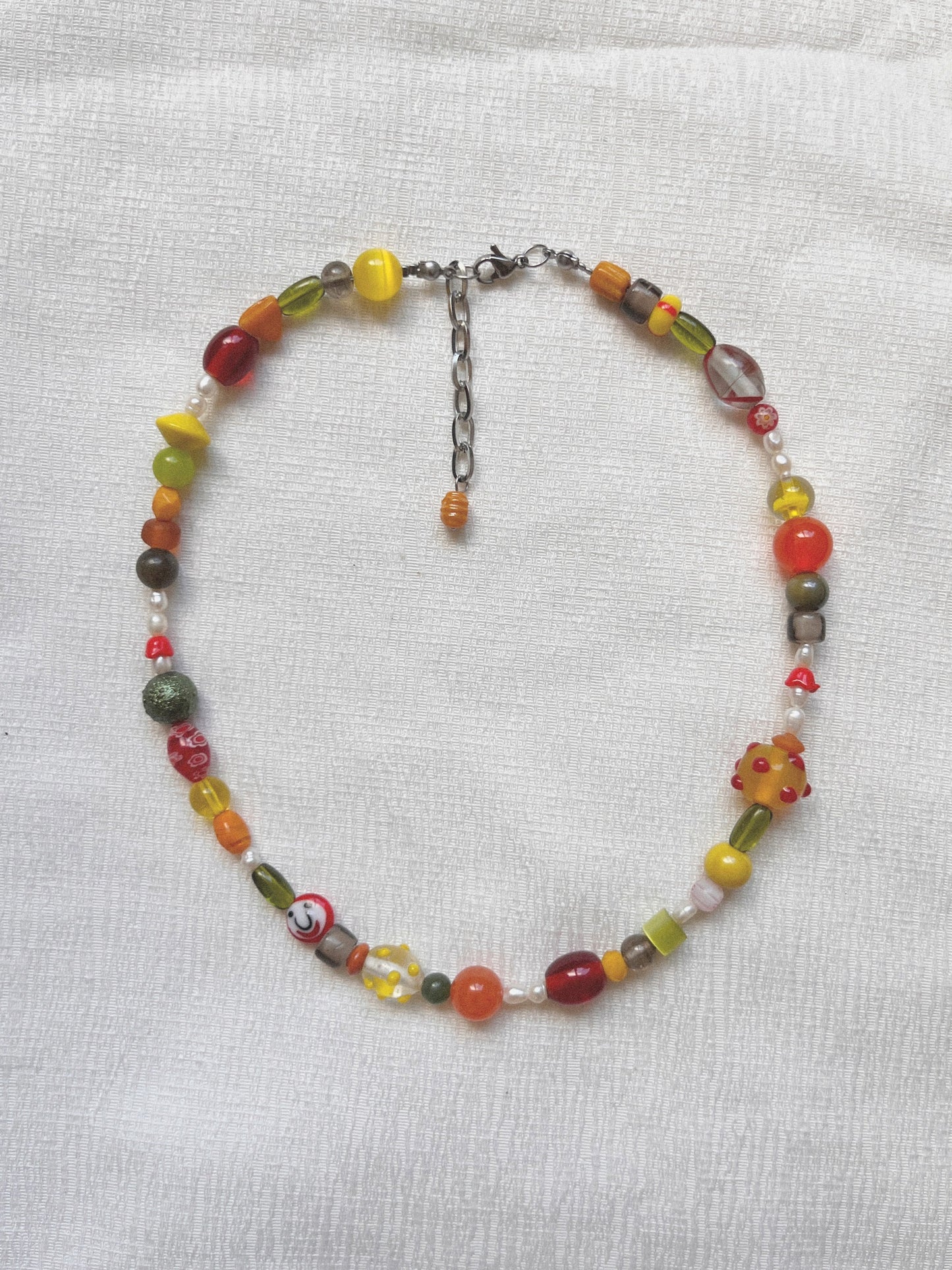 kleurrijke vintage kralenketting met parels