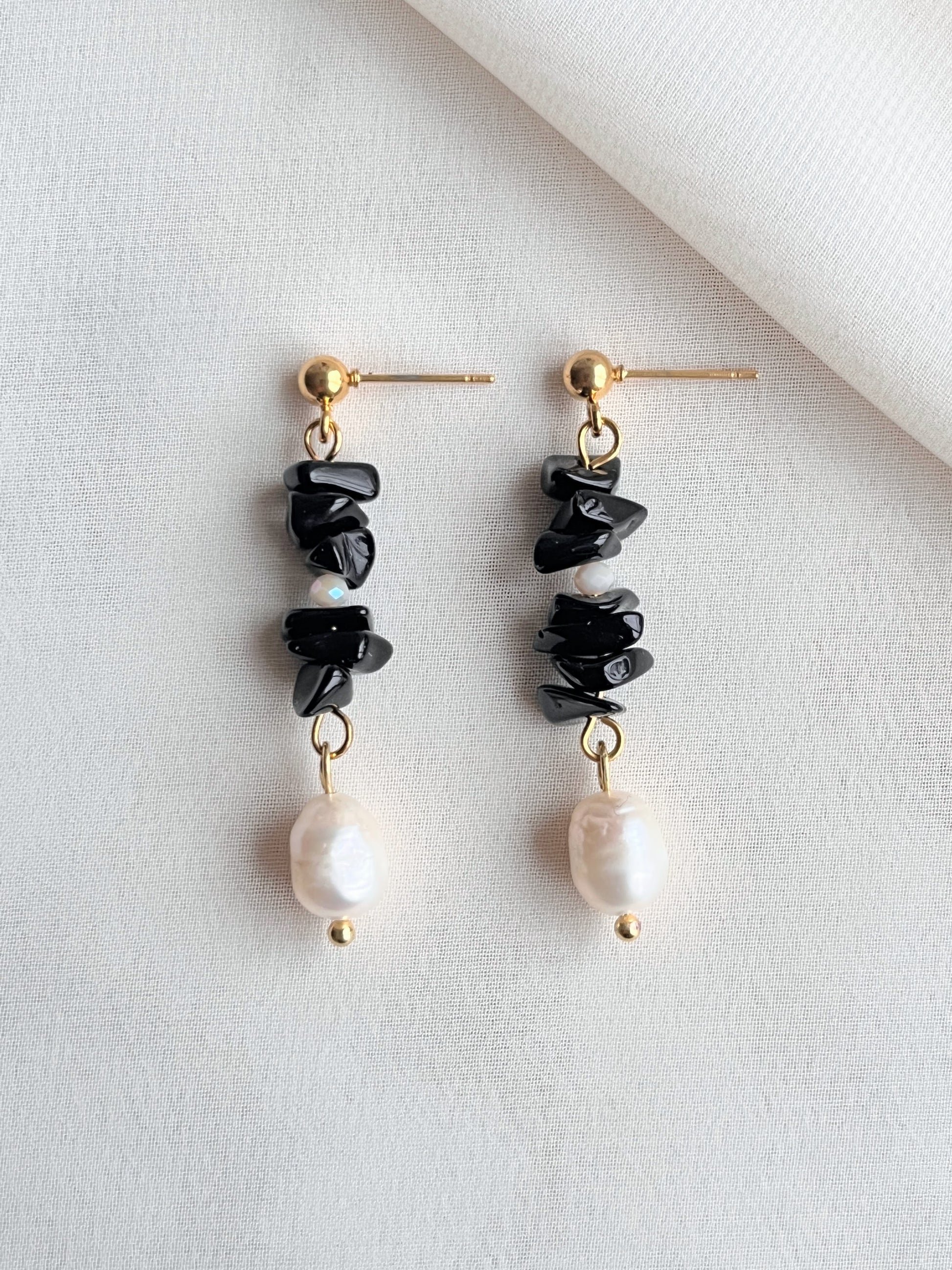 zwart wit edelsteen oorbellen met obsidiaan